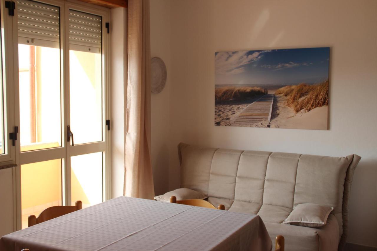 Borgo Spiaggia Vista Mare Isola Rossa Exterior foto