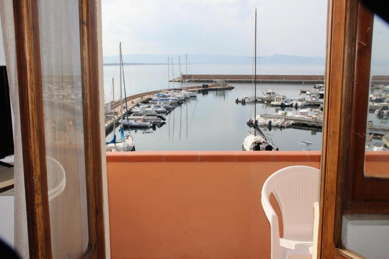 Borgo Spiaggia Vista Mare Isola Rossa Exterior foto