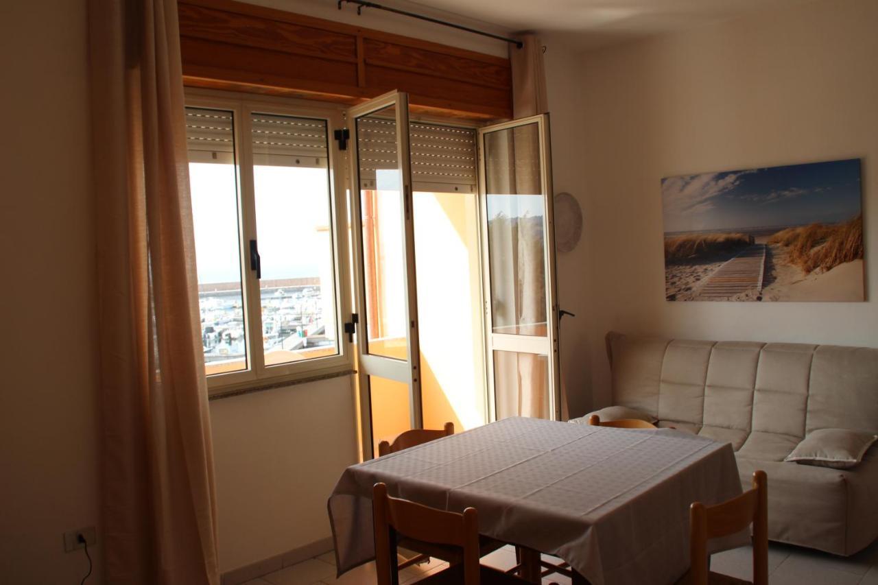 Borgo Spiaggia Vista Mare Isola Rossa Exterior foto