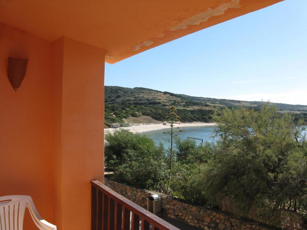 Borgo Spiaggia Vista Mare Isola Rossa Exterior foto