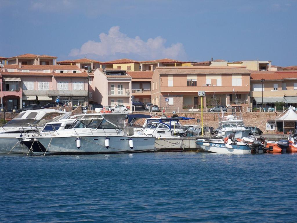 Borgo Spiaggia Vista Mare Isola Rossa Zimmer foto
