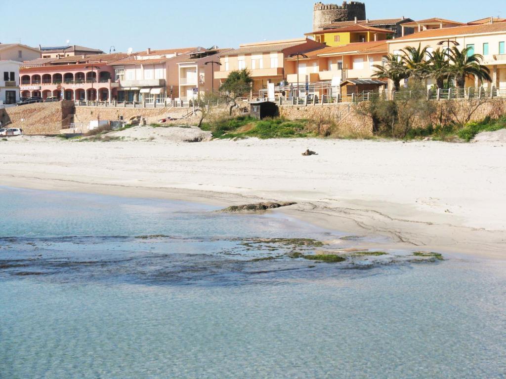 Borgo Spiaggia Vista Mare Isola Rossa Exterior foto