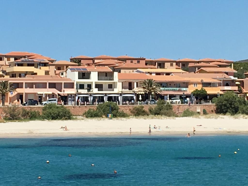 Borgo Spiaggia Vista Mare Isola Rossa Exterior foto