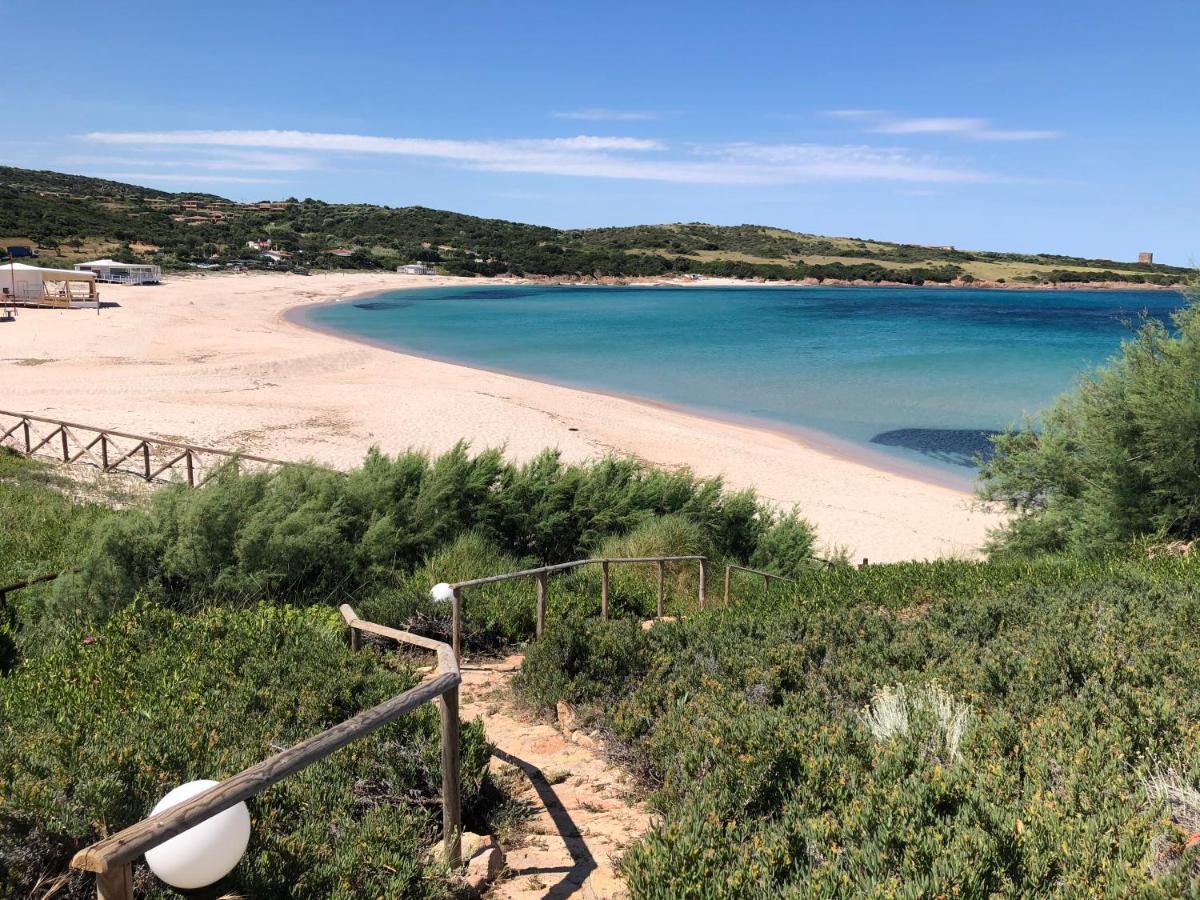 Borgo Spiaggia Vista Mare Isola Rossa Exterior foto